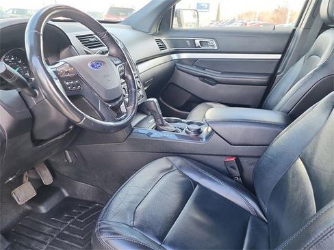 Used 2016 Ford Explorer XLT w/ Equipment Group 202A image 13