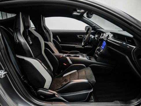 Used 2021 Ford Mustang Shelby GT500 w/ Carbon Fiber Track Pack image 55