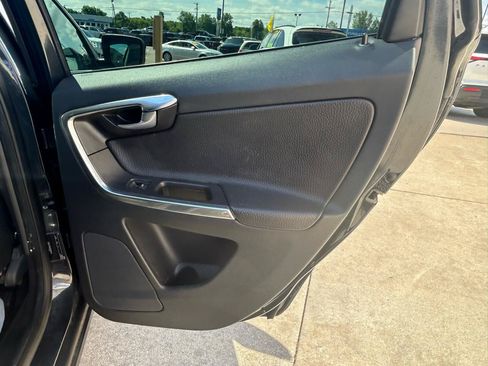 Used 2013 Volvo XC60 T6 AWD/4WD image 16