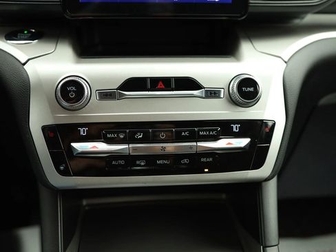 Used 2020 Ford Explorer XLT w/ Comfort Package AWD/4WD image 19