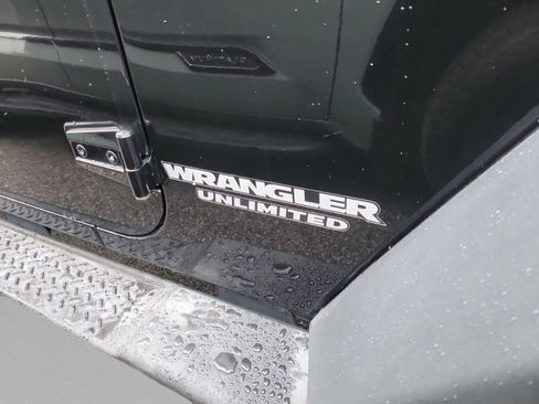 Used 2010 Jeep Wrangler Unlimited Islander image 13