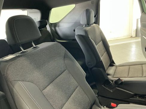 Used 2024 Chevrolet Traverse LT image 24