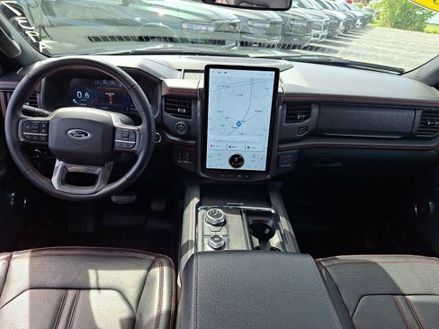 Used 2024 Ford Expedition Limited AWD/4WD image 11