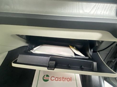 Used 2025 Volvo XC40 B5 Plus w/ Protection Package Premier image 29