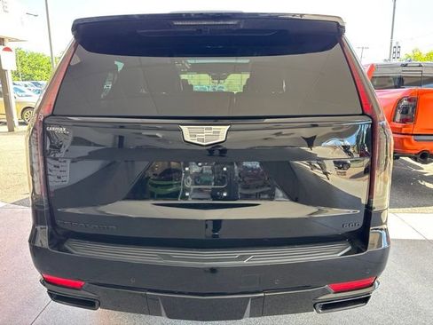 Used 2022 Cadillac Escalade ESV Sport Platinum w/ LPO, ONYX Package AWD/4WD image 5