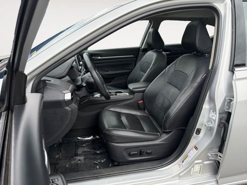 Used 2019 Nissan Altima 2.5 SL FWD image 6
