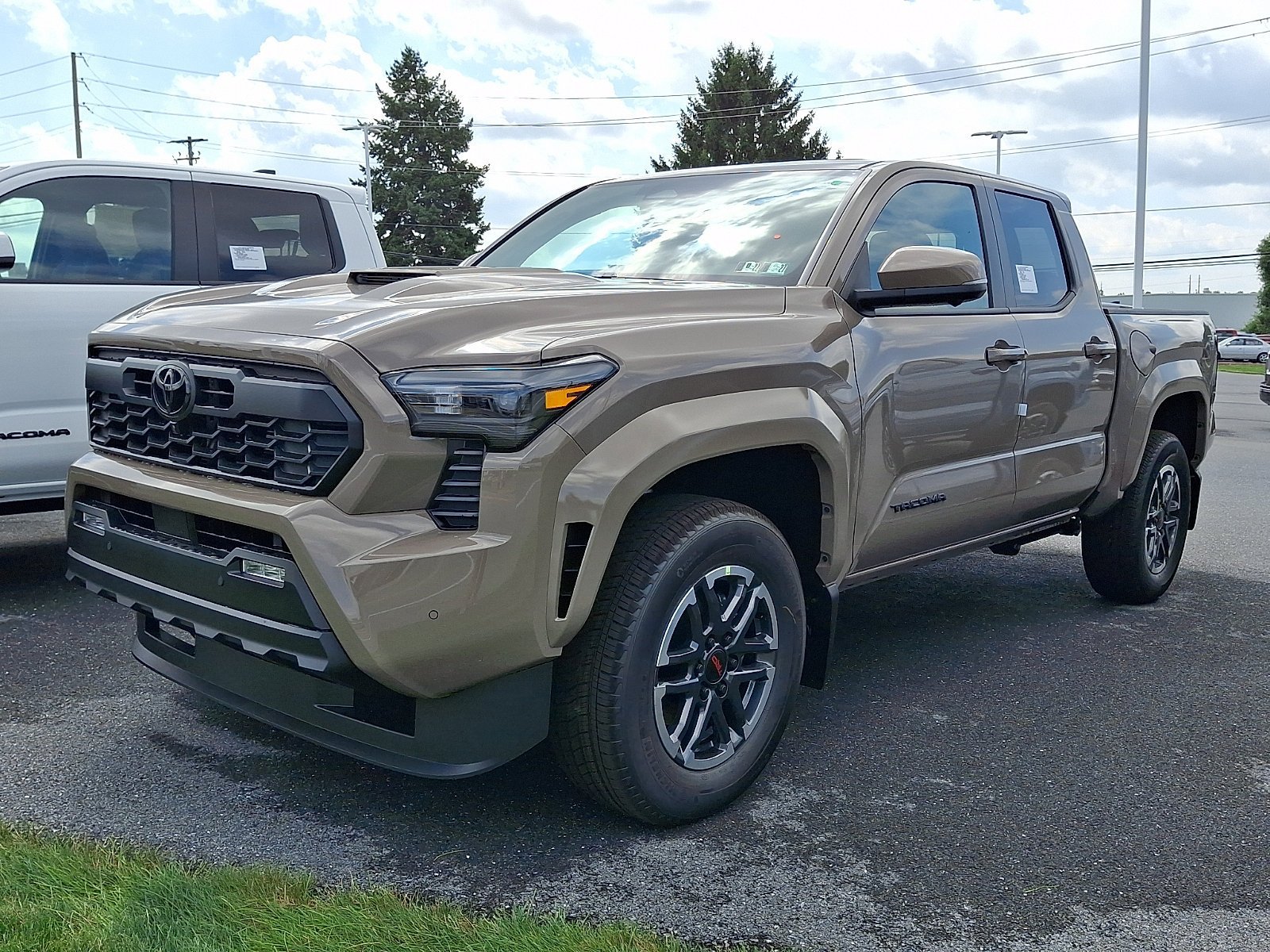 New 2026 Toyota Tacoma TRD Sport w/ TRD Sport Premium Package AWD/4WD image 3