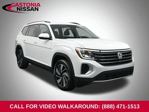 Used 2024 Volkswagen Atlas SE image 1