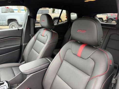 Used 2025 Chevrolet Trax RS w/ Driver Confidence Package image 29