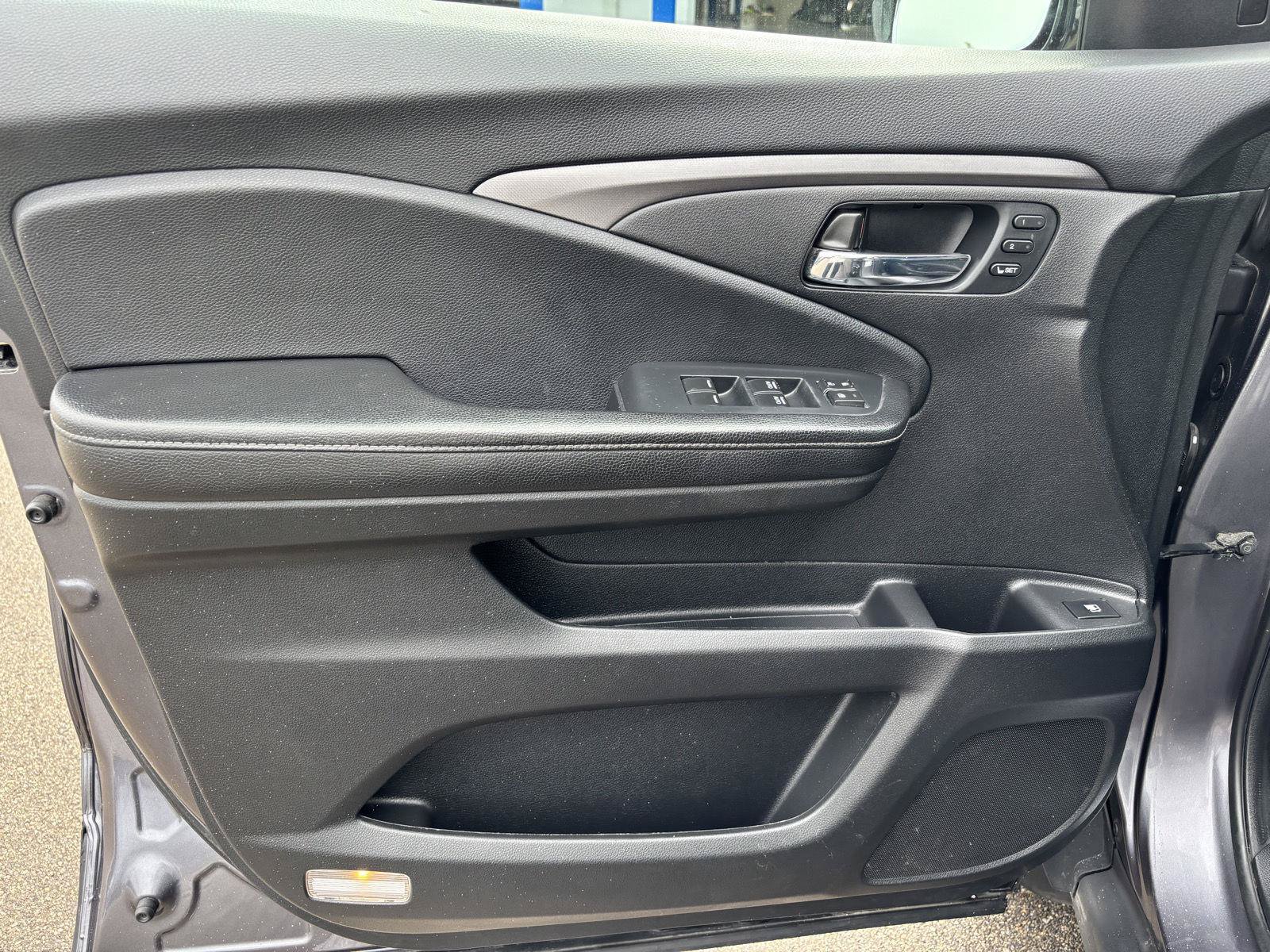 Used 2022 Honda Ridgeline RTL-E image 11