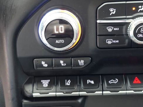 Used 2023 GMC Sierra 2500 Denali w/ Technology Package AWD/4WD image 17
