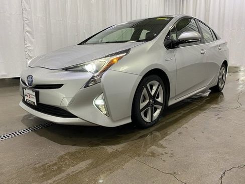 Certified 2016 Toyota Prius Three Touring image 23