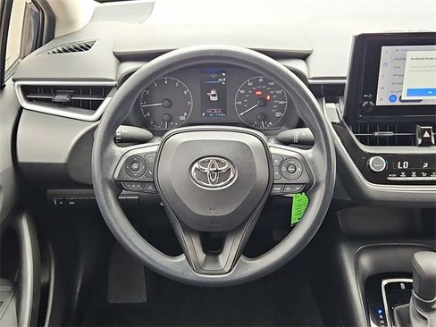 Used 2023 Toyota Corolla LE image 4