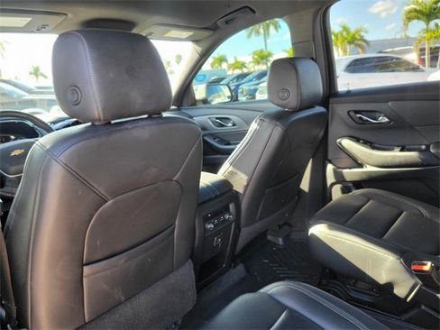 Used 2023 Chevrolet Traverse LT image 9