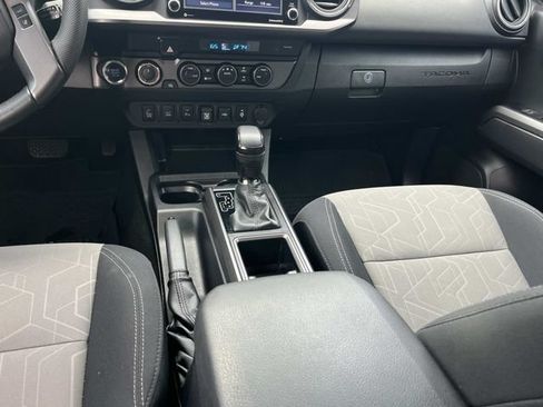 Used 2023 Toyota Tacoma TRD Off-Road w/ Technology Package AWD/4WD image 20