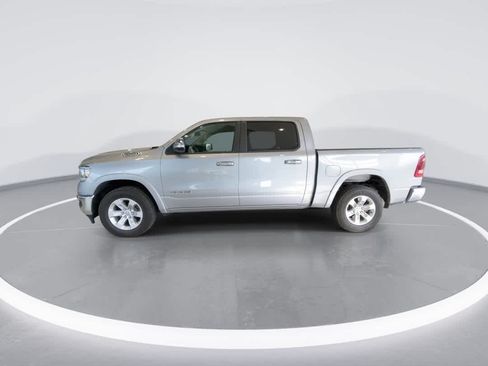 Used 2019 RAM 1500 Laramie AWD/4WD image 5