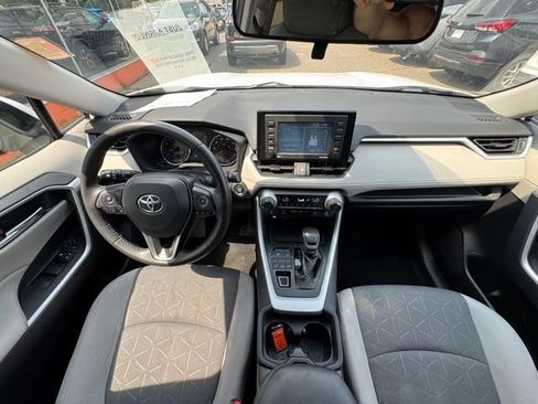 Used 2021 Toyota RAV4 XLE w/ XLE Grade Weather Package AWD/4WD image 16
