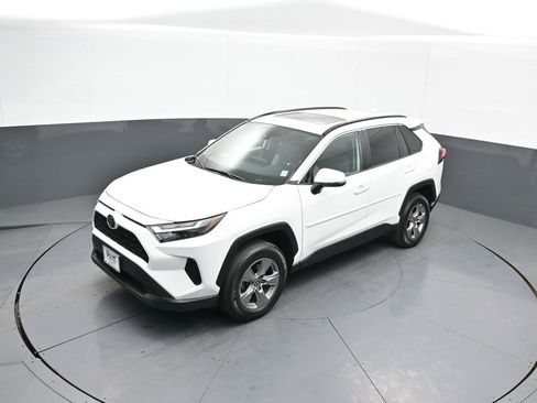 Certified 2022 Toyota RAV4 XLE image 35