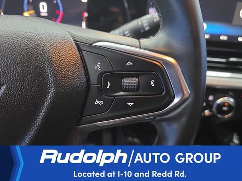 Used 2025 Chevrolet Trax LT w/ LT Convenience Package FWD image 17