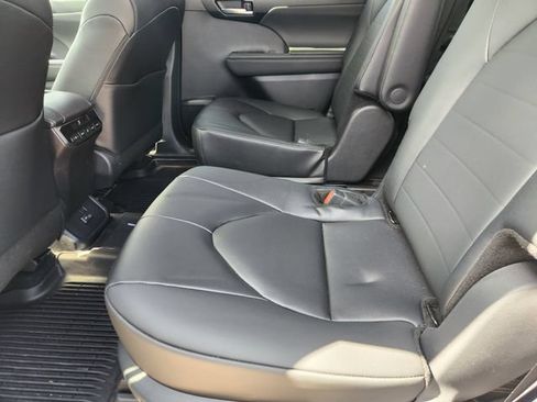 Certified 2026 Toyota Highlander XLE AWD/4WD image 29