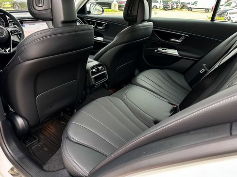 Used 2025 Mercedes-Benz E 350 Sedan image 19