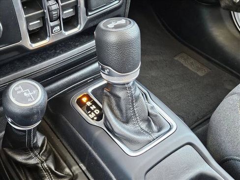 Used 2025 Jeep Wrangler Unlimited Sahara AWD/4WD image 14