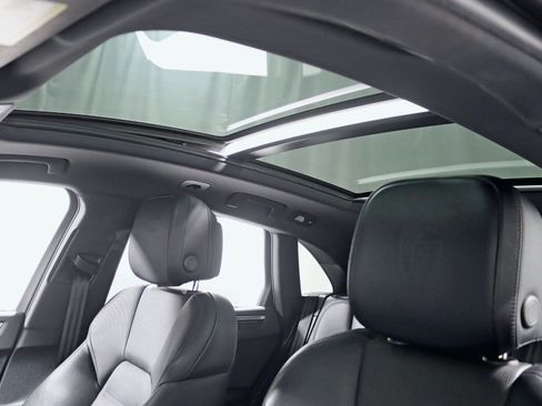 Used 2023 Porsche Macan w/ Premium Package Plus AWD/4WD image 29