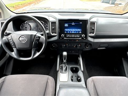 Certified 2024 Nissan Frontier SV AWD/4WD image 4