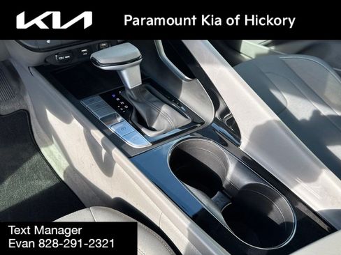 Used 2023 Hyundai Elantra SEL w/ Convenience Package FWD image 22