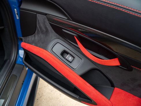 Used 2018 Porsche 911 GT2 RS image 22