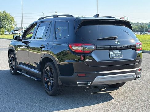 Used 2025 Honda Pilot Touring image 5