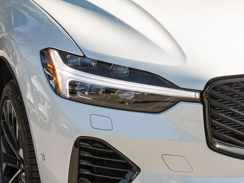 New 2026 Volvo XC60 T8 Ultra w/ Protection Package Premier image 4