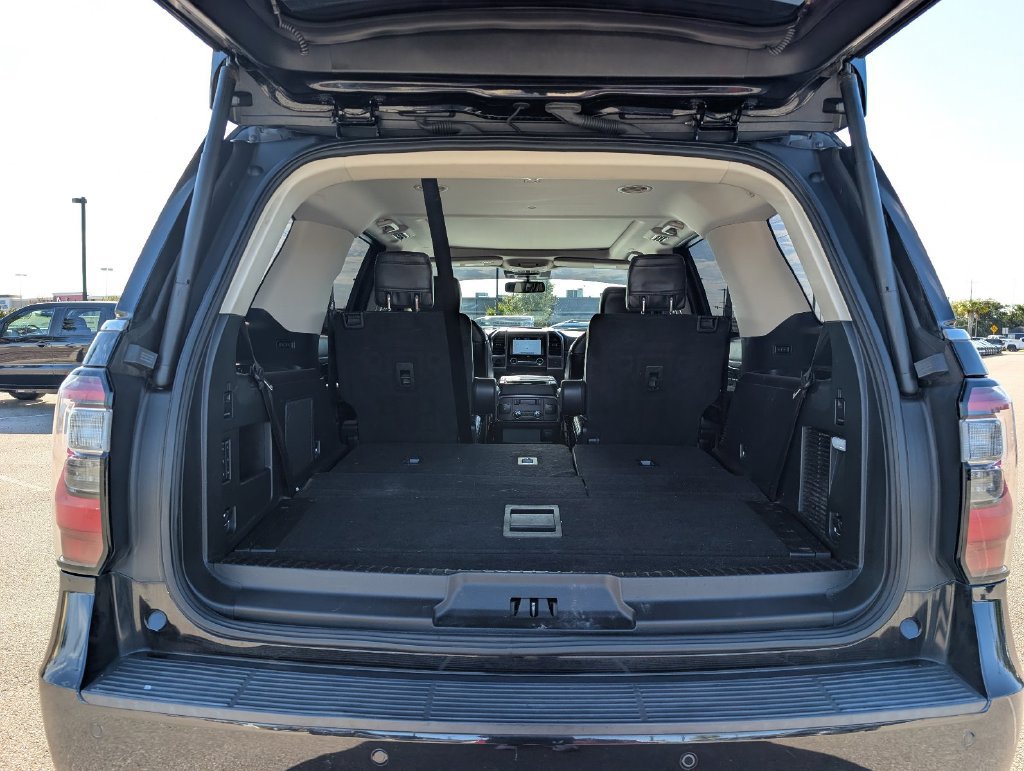 Used 2019 Ford Expedition Platinum RWD image 6