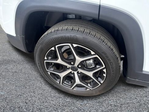 Used 2025 Jeep Compass Limited image 9