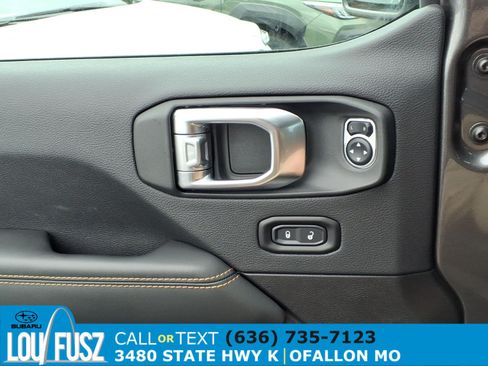 Used 2025 Jeep Gladiator Sport w/ Premium Package AWD/4WD image 23