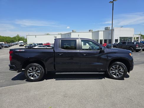 Used 2024 Chevrolet Silverado 1500 RST w/ Convenience Package II AWD/4WD image 16