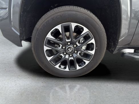 Used 2025 Toyota Tundra Limited image 17