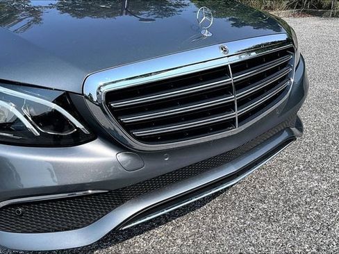 Certified 2018 Mercedes-Benz E 300 4MATIC image 6