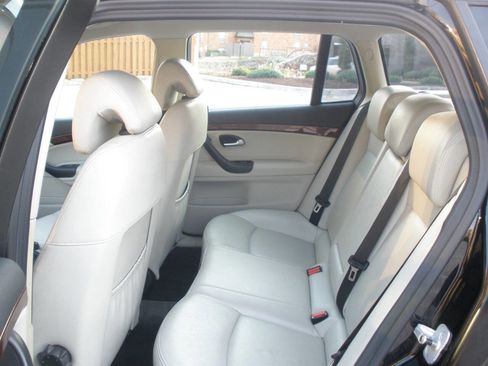 Used 2008 Saab 9-3 2.0T w/ Moonroof Package FWD image 26