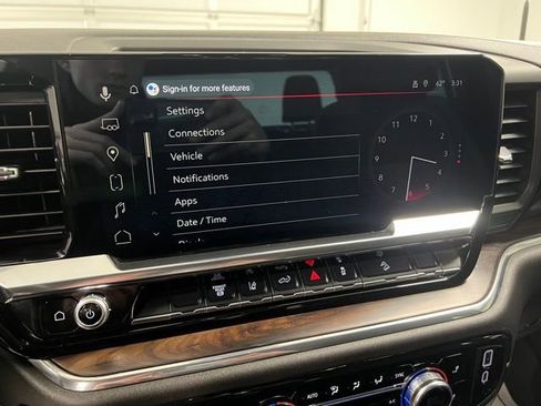 Used 2025 GMC Sierra 3500 SLT image 29