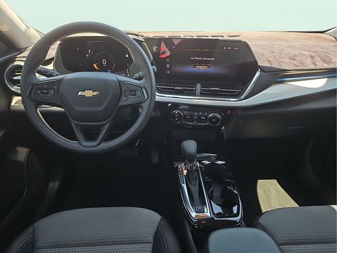 Used 2026 Chevrolet Trax LT FWD image 11