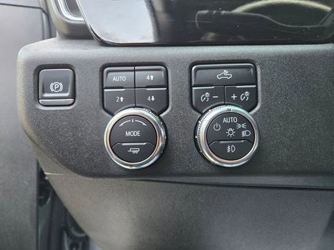 Used 2025 GMC Sierra 1500 Elevation image 22
