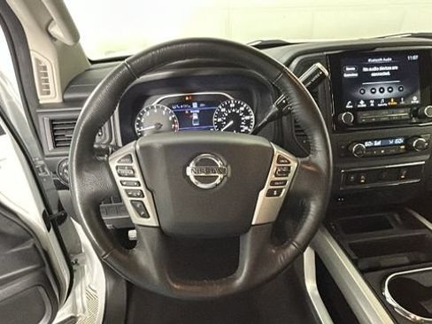 Used 2022 Nissan Titan SV w/ SV Convenience Package AWD/4WD image 15