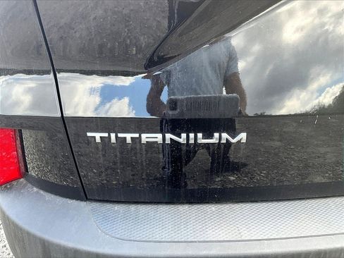 Used 2021 Ford Escape Titanium image 8