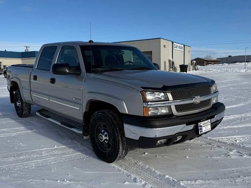 Used 2004 Chevrolet Silverado 2500 LS image 2