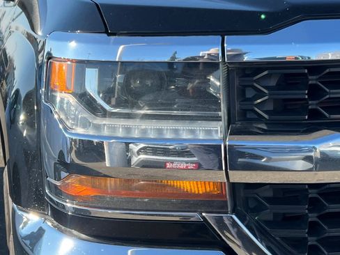 Used 2018 Chevrolet Silverado 1500 LT w/ All Star Edition image 8