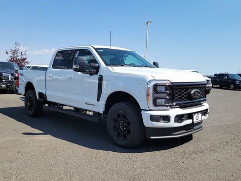 New 2025 Ford F350 XLT w/ Black Appearance Package image 4