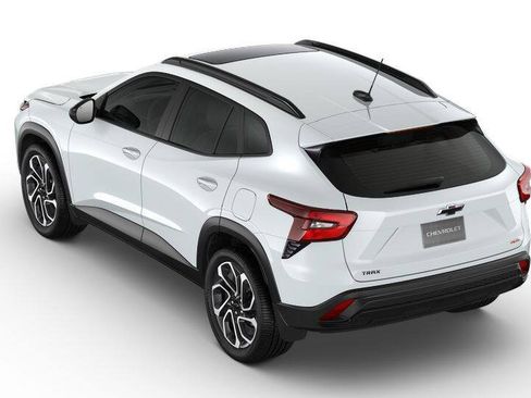 New 2026 Chevrolet Trax RS w/ Sunroof Package FWD image 35