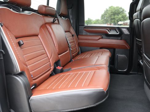 Used 2024 GMC Sierra 3500 Denali Ultimate AWD/4WD image 20