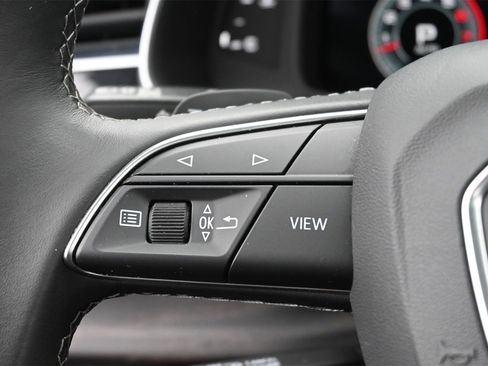 Used 2022 Audi Q8 Premium Plus image 6